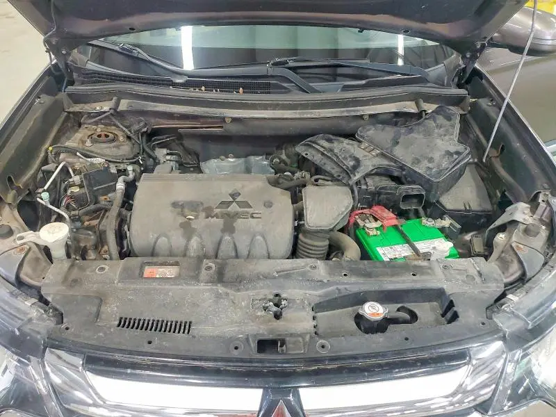 2017 MITSUBISHI OUTLANDER SE  