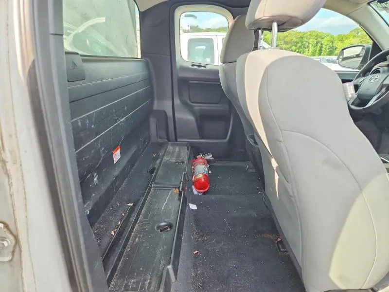 2016 TOYOTA TACOMA SR  