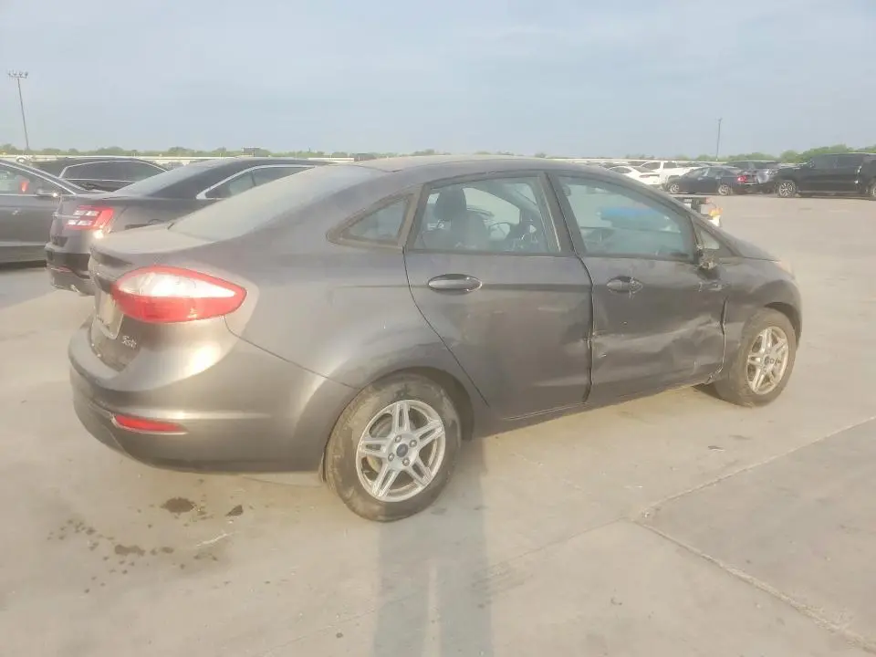 2017 FORD FIESTA SE  