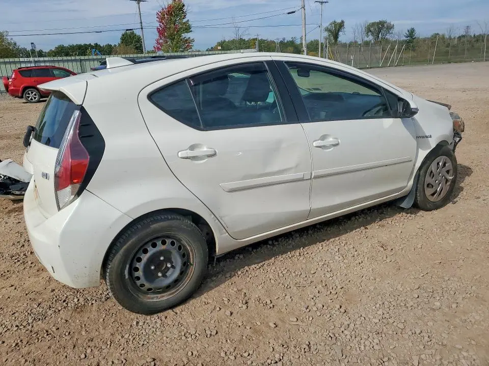 2016 TOYOTA PRIUS C TWO  