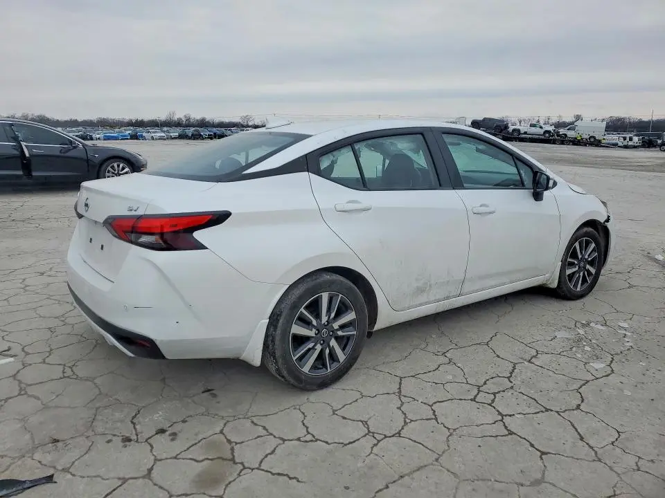2021 NISSAN VERSA SV  