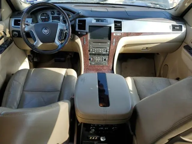 2010 CADILLAC ESCALADE ESV PREMIUM  