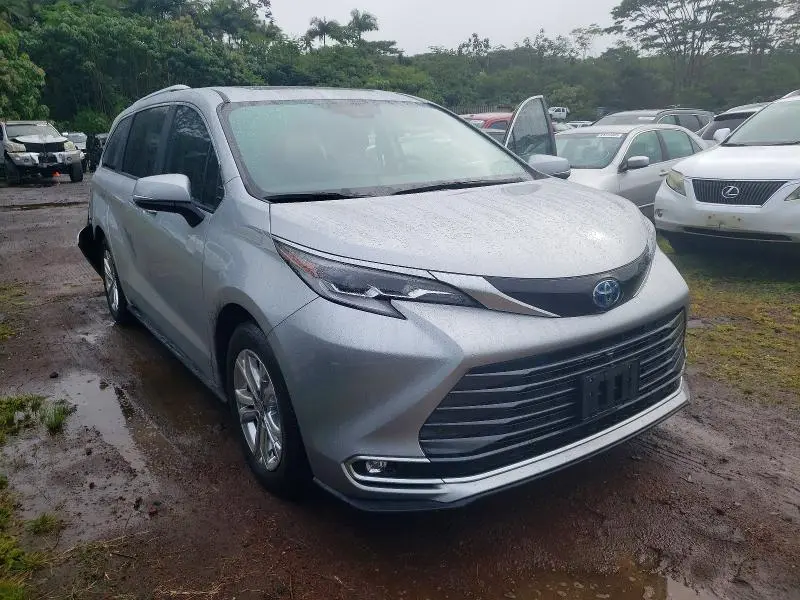 2023 TOYOTA SIENNA LIMITED  