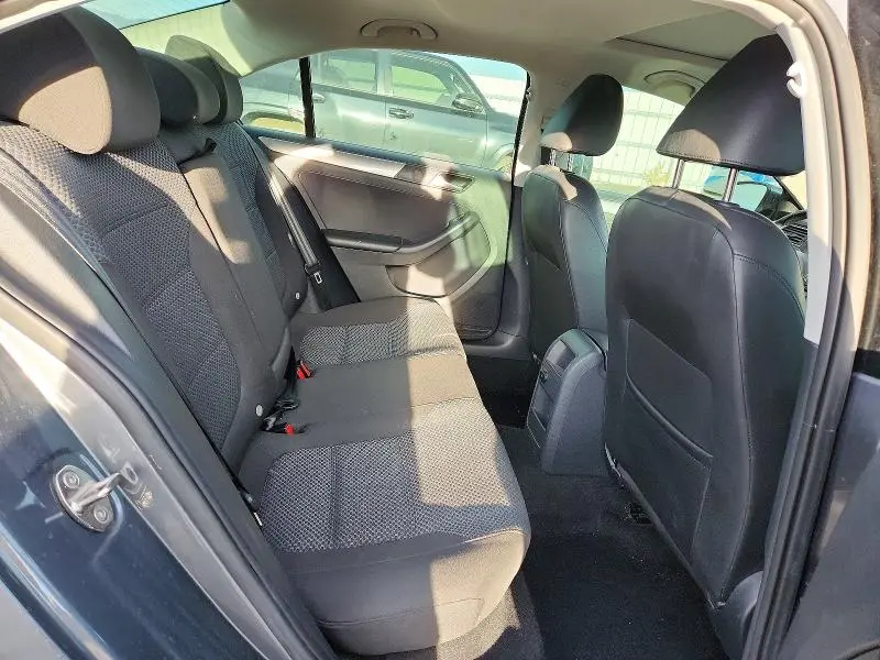 2015 VOLKSWAGEN JETTA SE  