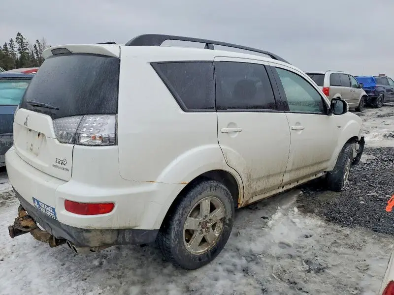 2011 MITSUBISHI OUTLANDER SE  