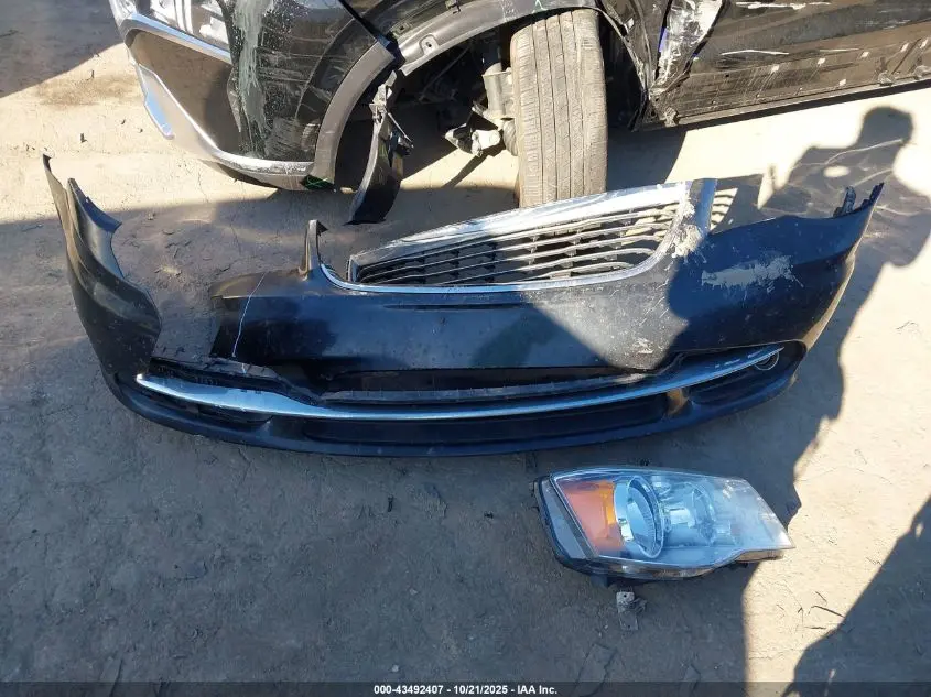 2015 CHRYSLER TOWN & COUNTRY TOURING