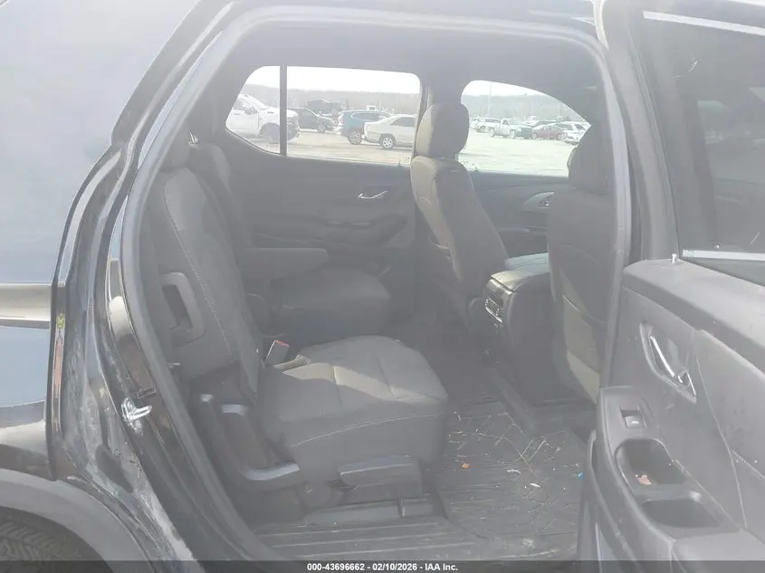 2023 CHEVROLET TRAVERSE FWD LT CLOTH