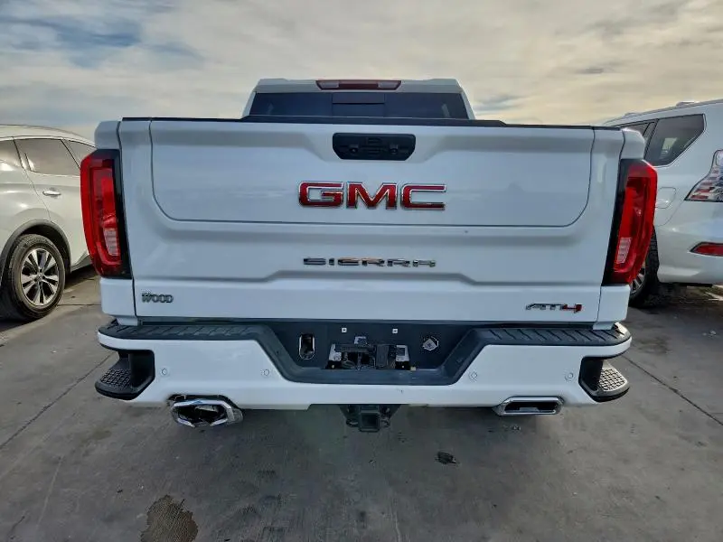 2024 GMC SIERRA K1500 AT4  