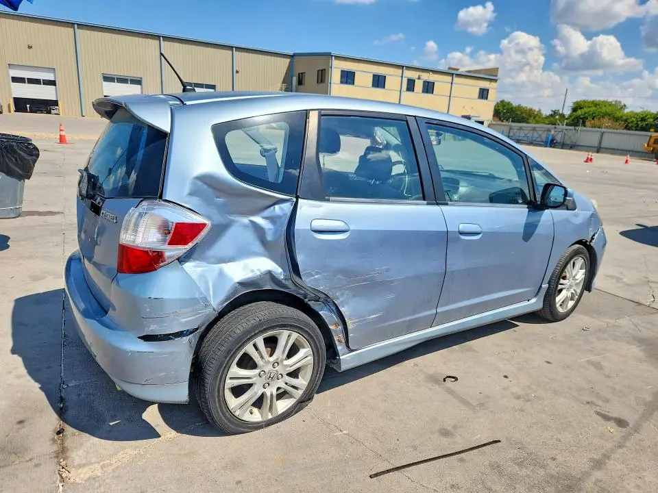 2011 HONDA FIT   