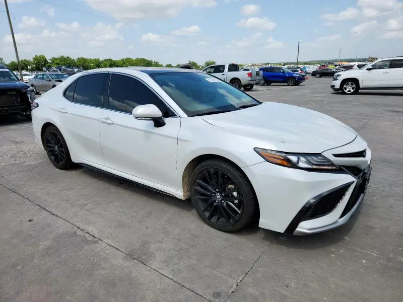 2021 TOYOTA CAMRY XSE  