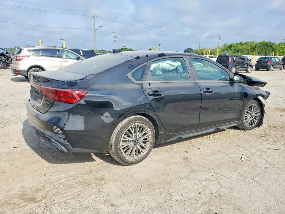 2024 KIA FORTE GT LINE  