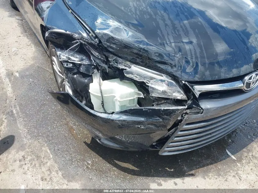 2015 TOYOTA CAMRY SE