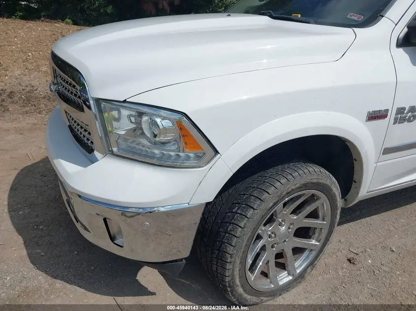 2017 RAM 1500 LARAMIE  4X4 5'7 BOX
