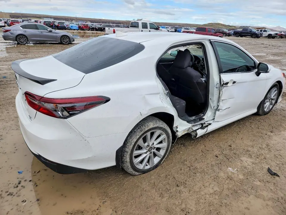2022 TOYOTA CAMRY LE  