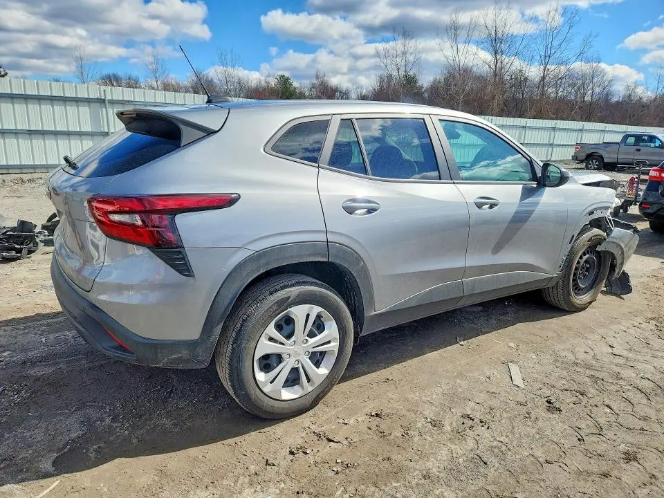 2024 CHEVROLET TRAX LS  