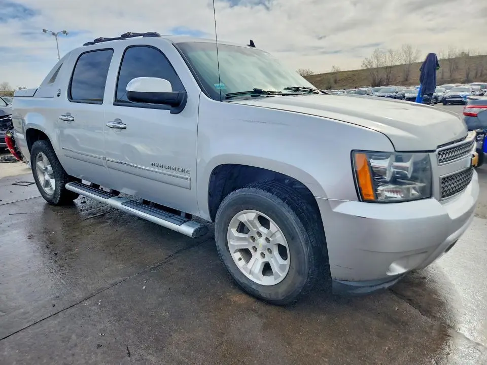 2013 CHEVROLET AVALANCHE LTZ  