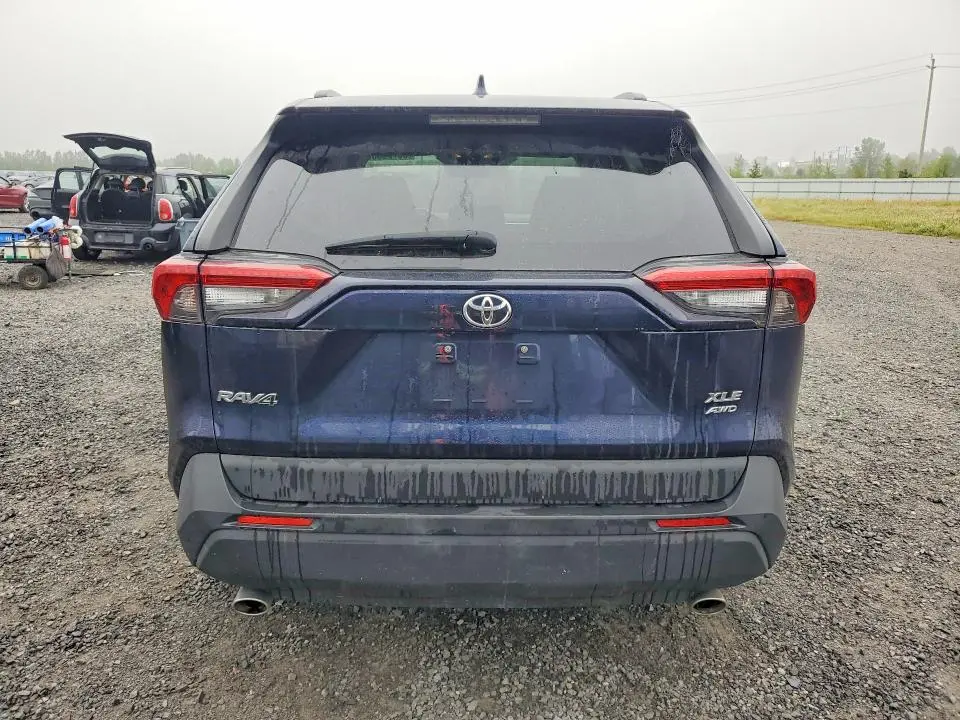 2020 TOYOTA RAV4 XLE  