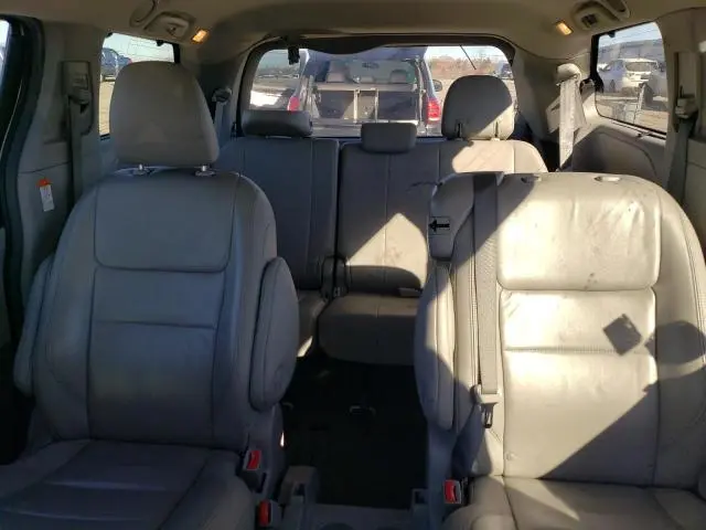 2017 TOYOTA SIENNA XLE  