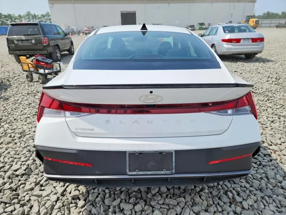 2025 HYUNDAI ELANTRA SEL SPORT  