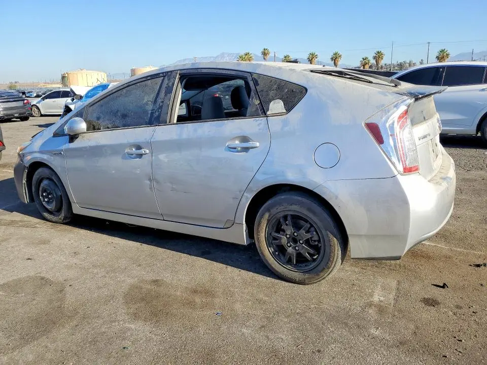 2014 TOYOTA PRIUS THREE  