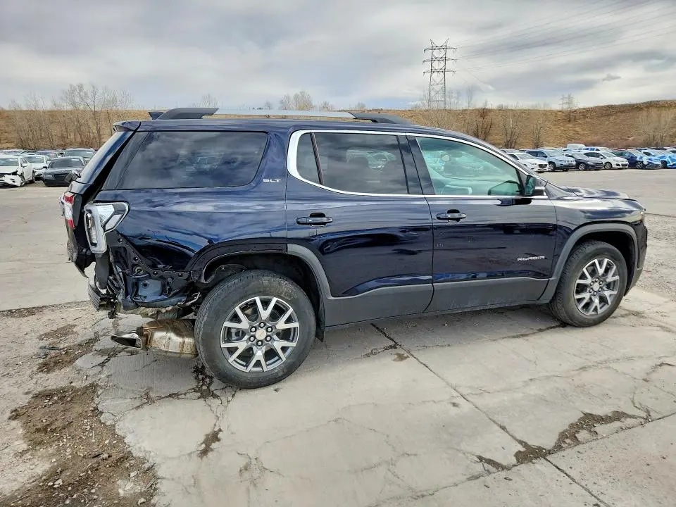 2022 GMC ACADIA SLT  