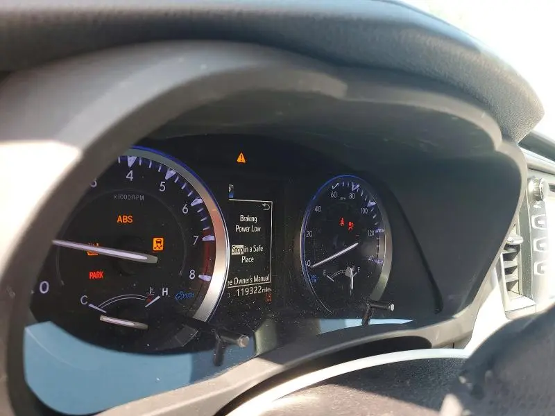 2019 TOYOTA HIGHLANDER XLE  