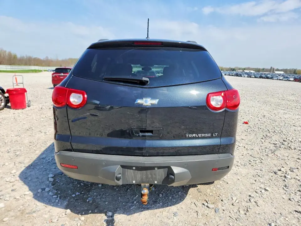 2011 CHEVROLET TRAVERSE LT  