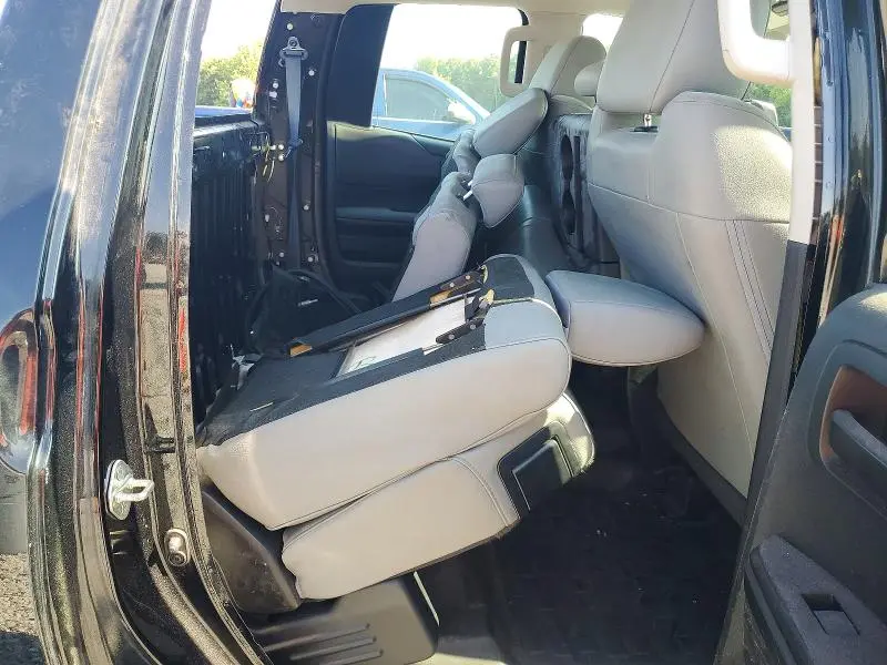 2017 TOYOTA TUNDRA SR  