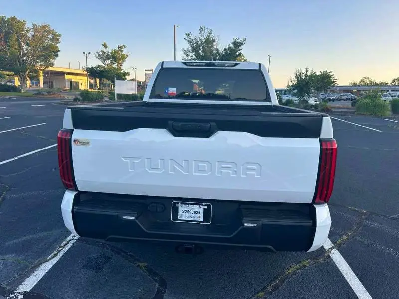 2025 TOYOTA TUNDRA SR  