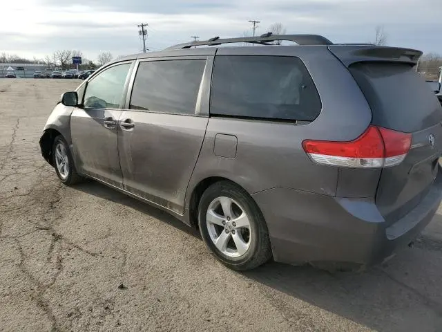 2014 TOYOTA SIENNA LE
