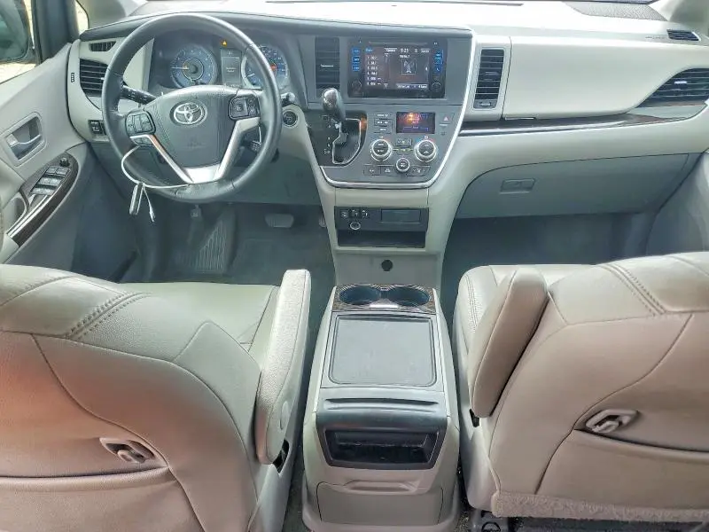 2015 TOYOTA SIENNA XLE 8-PASSENGER  