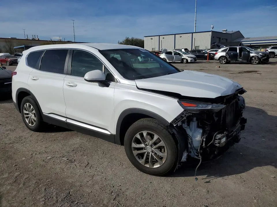 2020 HYUNDAI SANTA FE SE  