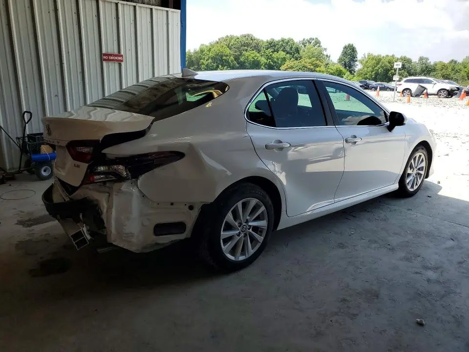 2022 TOYOTA CAMRY LE  