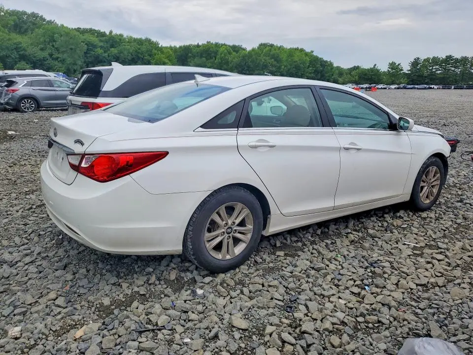 2013 HYUNDAI SONATA GLS  