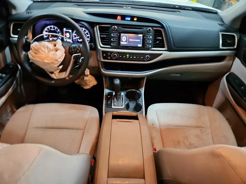 2019 TOYOTA HIGHLANDER LE  