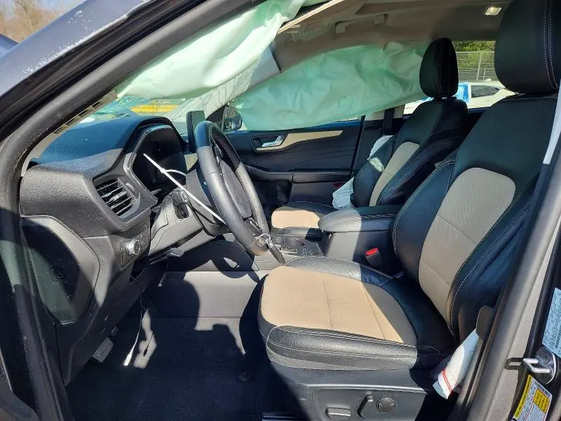 2022 FORD ESCAPE TITANIUM  