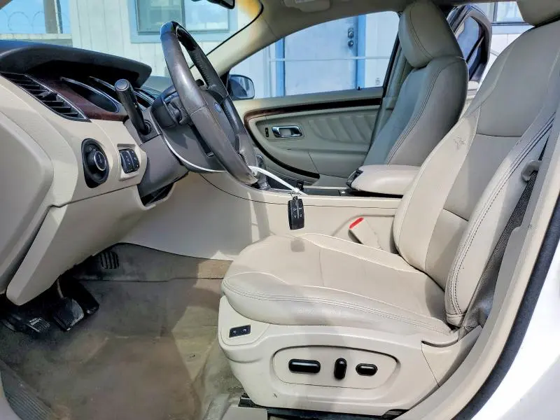 2011 FORD TAURUS LIMITED  