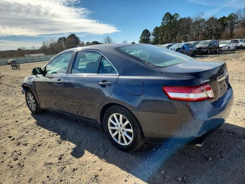 2011 TOYOTA CAMRY SE  