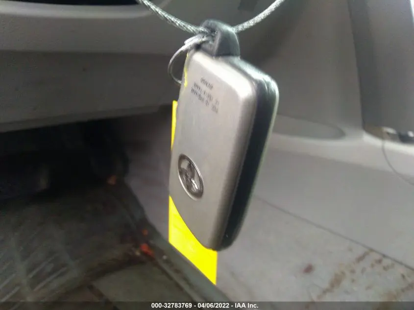2010 TOYOTA CAMRY 