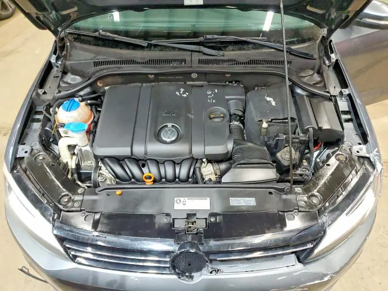 2013 VOLKSWAGEN JETTA SE  