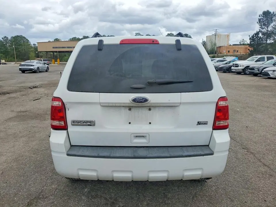 2011 FORD ESCAPE XLT  