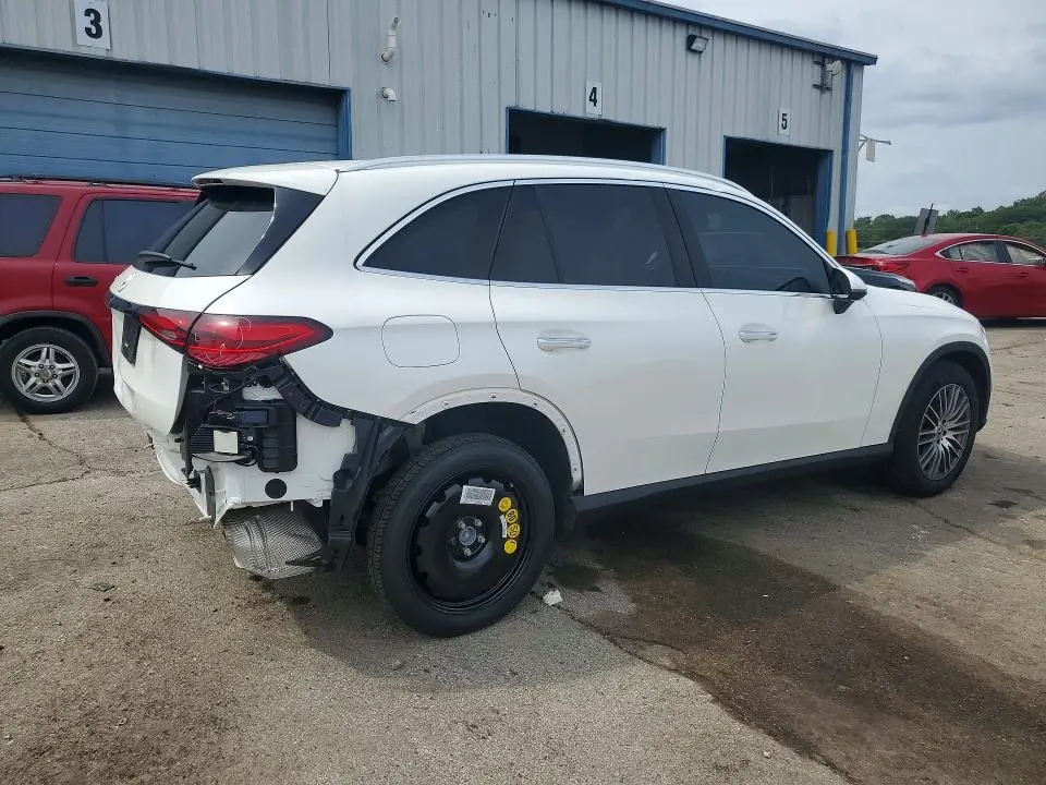 2026 MERCEDES-BENZ GLC 300  
