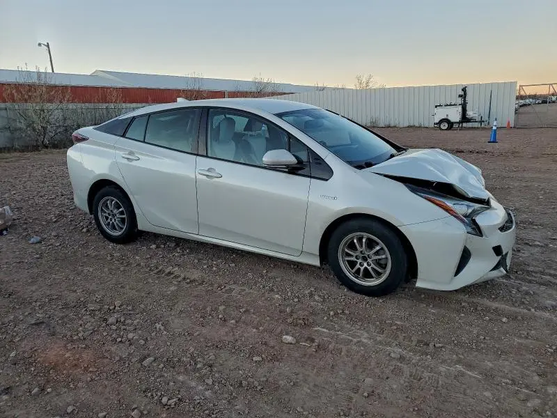 2016 TOYOTA PRIUS   