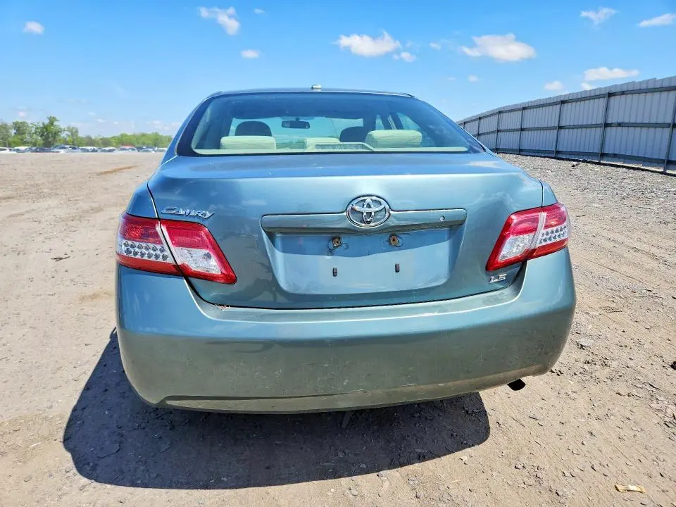 2010 TOYOTA CAMRY LE  