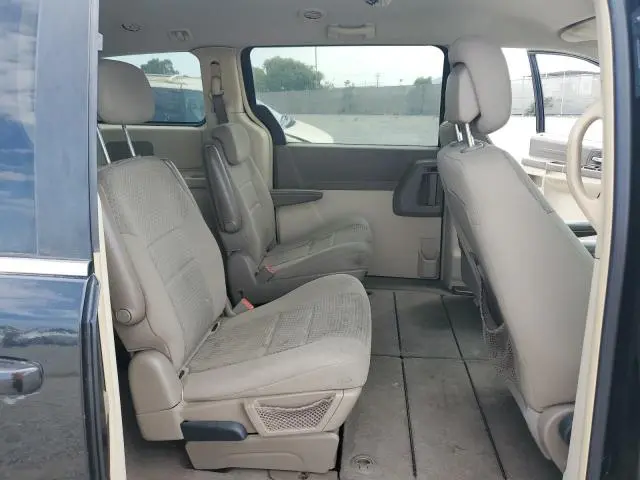 2010 CHRYSLER TOWN & COUNTRY LX  