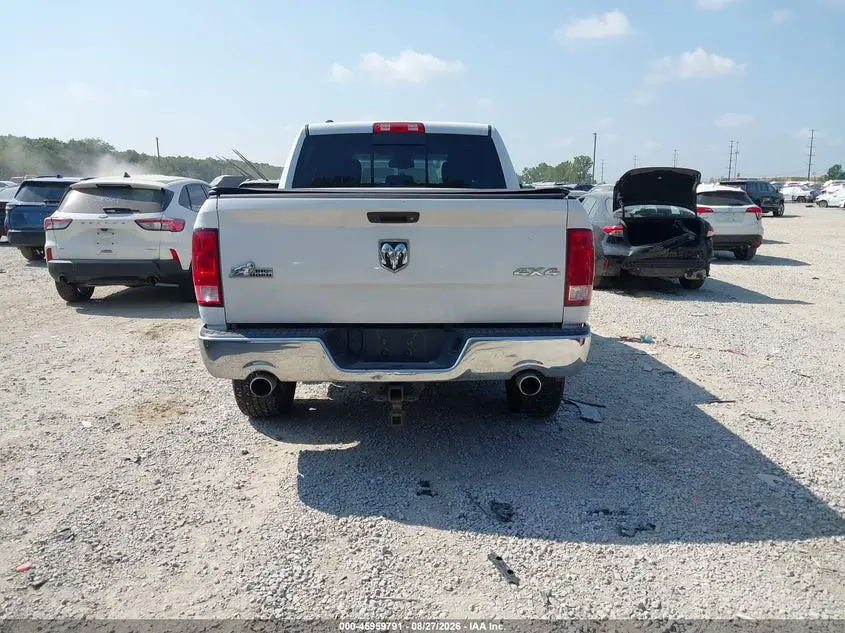2016 RAM 1500 SLT