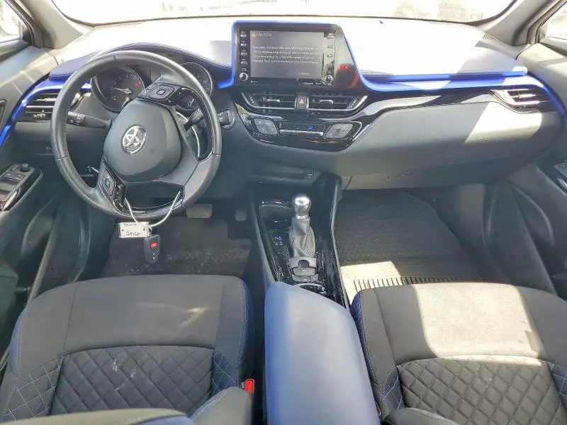 2022 TOYOTA C-HR XLE  