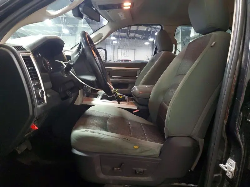 2015 RAM 1500 SLT  