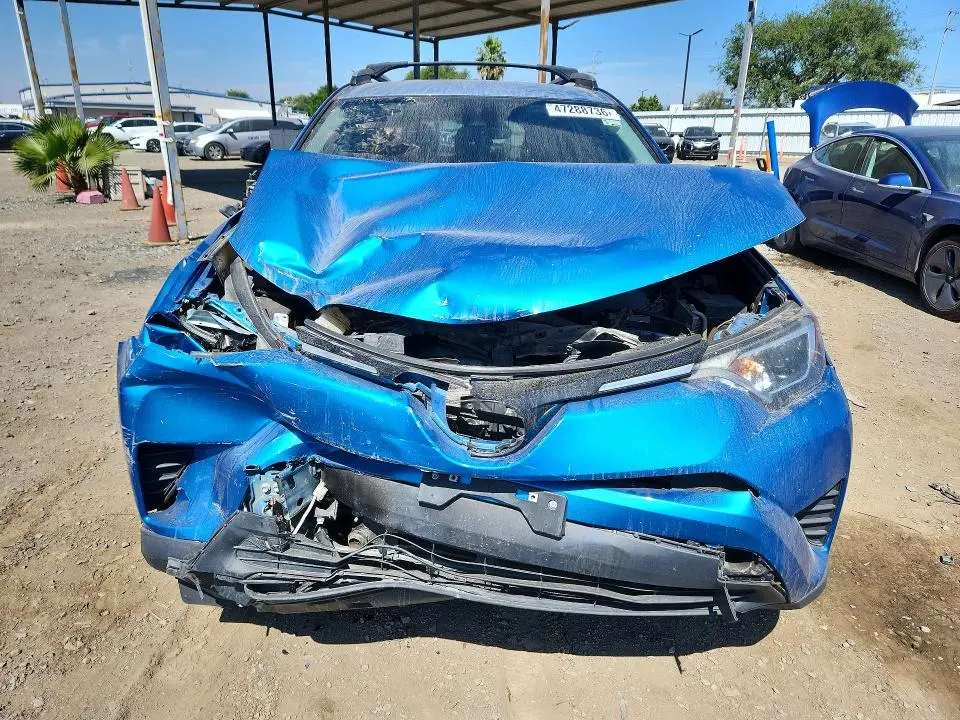 2018 TOYOTA RAV4 LE  