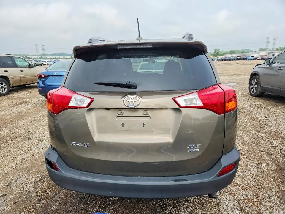 2015 TOYOTA RAV4 XLE  